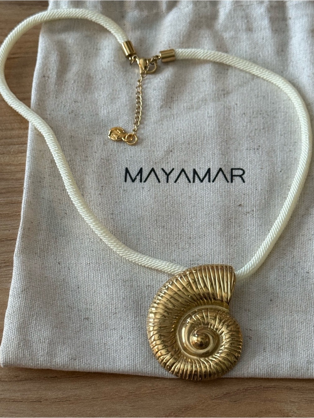 New mayamar Gold Nautilus Pendant Necklace in Cream Cord